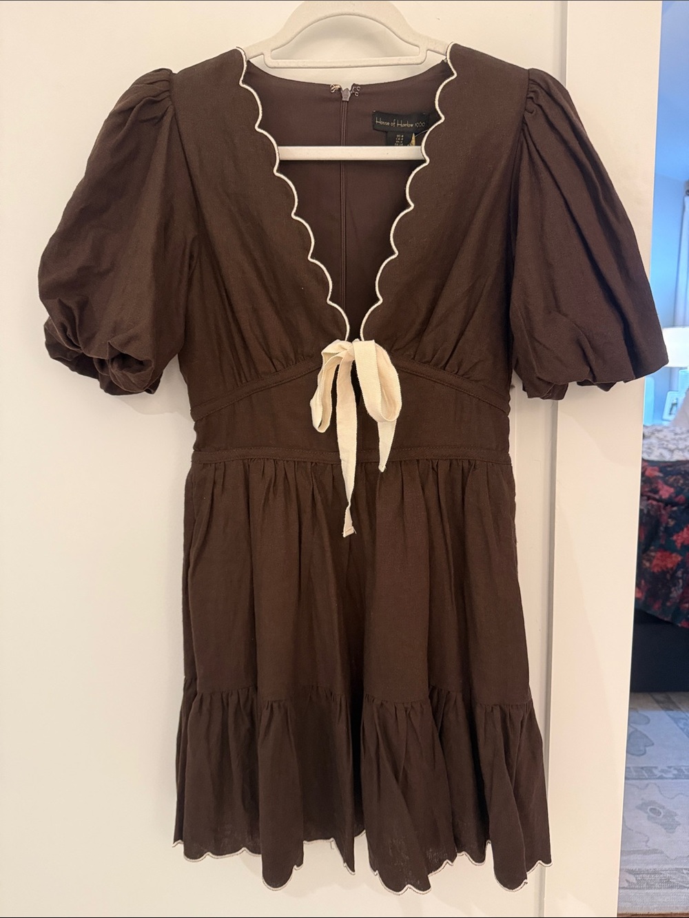 House of Harlow Scalloped Brown Puff Sleeve Dress with Tie Size 4